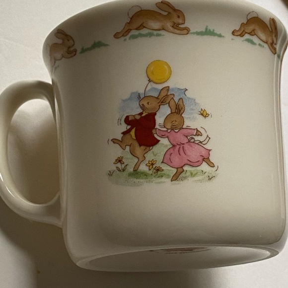 Bunnykins kids handled mug - Picture 3 of 7
